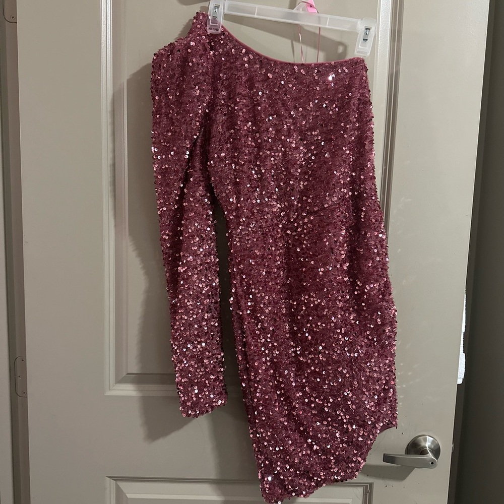 Elegant Pink Sequin Dress
